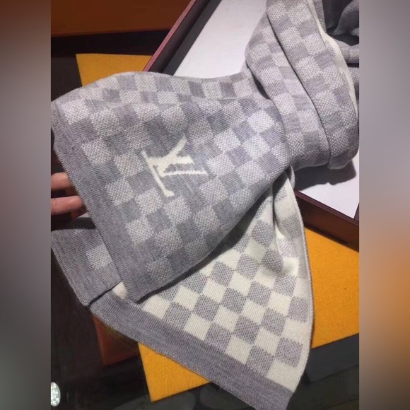 Men’s LV scarf - Picture 3 of 8